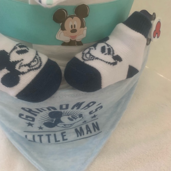 New Mickey Mouse diaper cake.50 diapers, 3 bibs, 2pair of socks 3 pacifiers - Picture 11 of 12